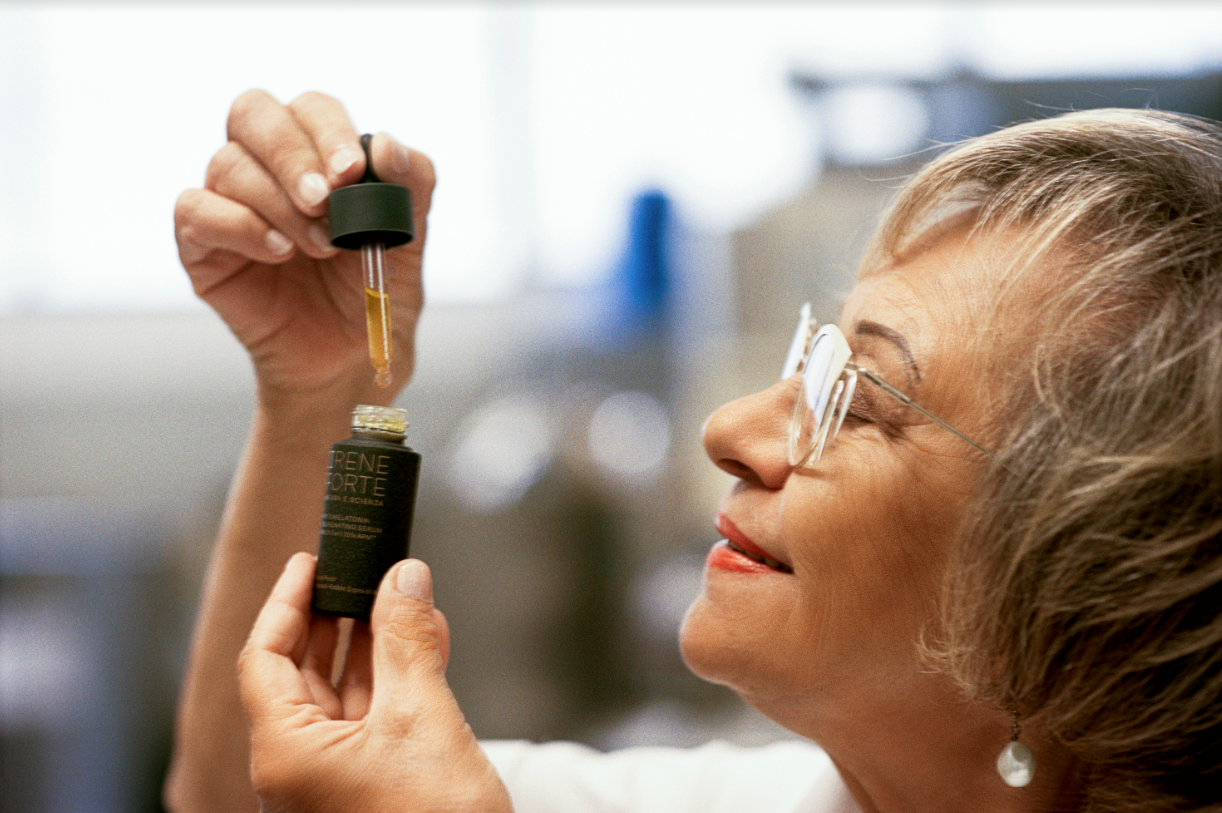 Discover our PHYTOMELATONIN REJUVENATING SERUM